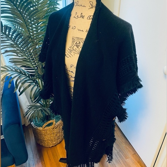 Knitted Poncho/Cardigan with Wooden Buttons - Picture 15 of 16